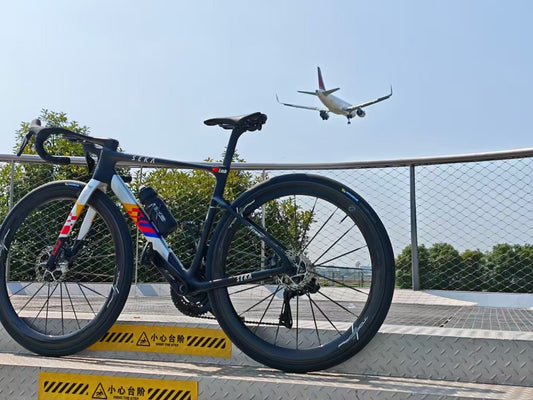 roue et pneu route TOCCAY utilisés pour expliquer les composants d’un système tubeless