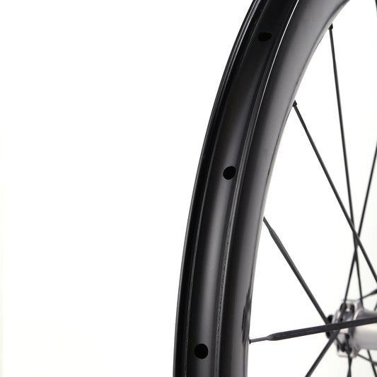 How to clean and inspect a TOCCAY carbon wheel