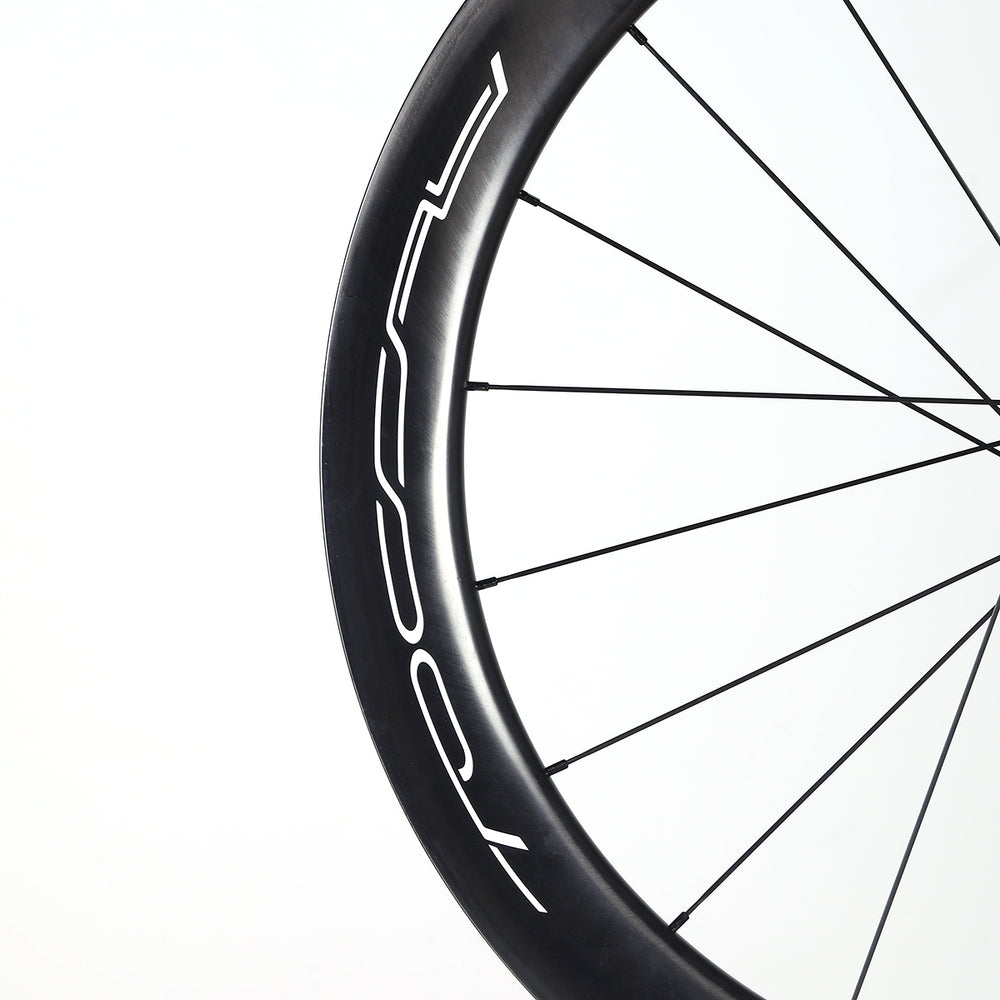 Ghost Gravel 58 deep carbon rim and spoke detail