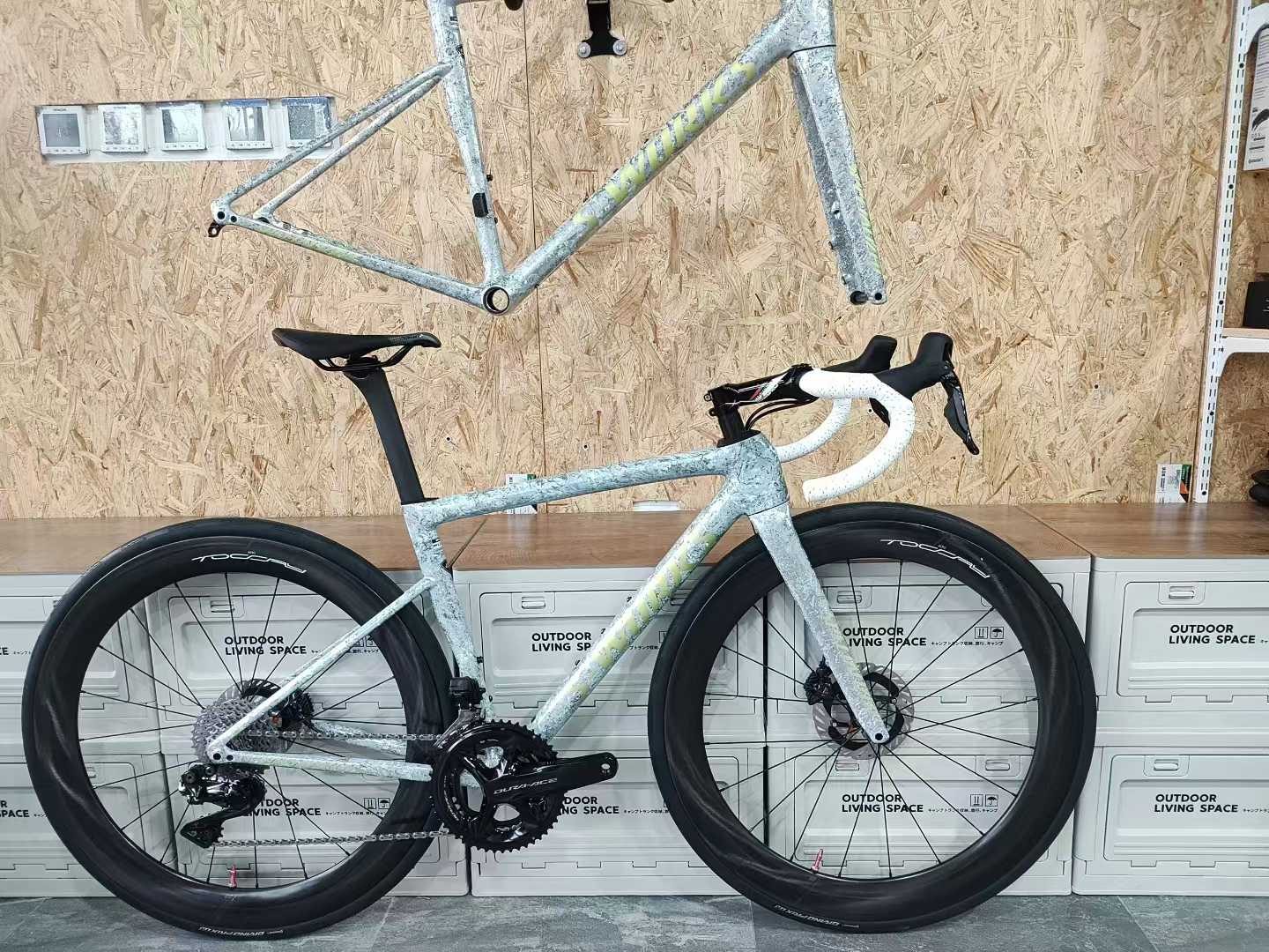 Hanna racing Vätternrundan on TOCCAY AERO-60 Ghost CARBON